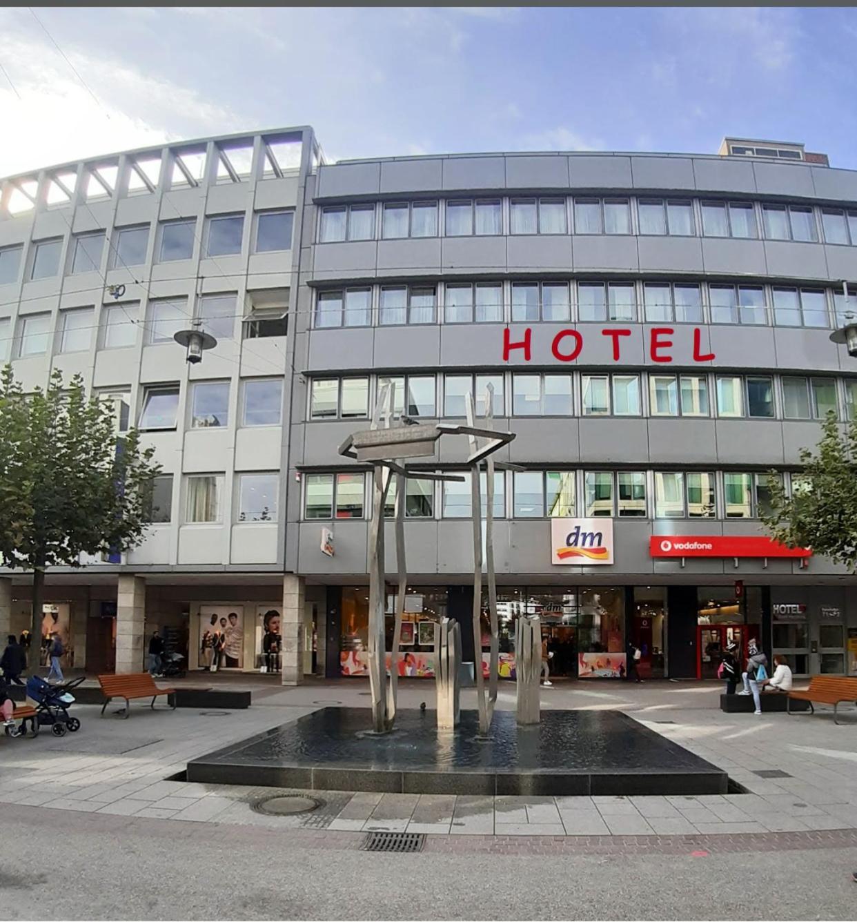 Hotel Stadt Hamburg Am Fluss Саарбрюккен Экстерьер фото
